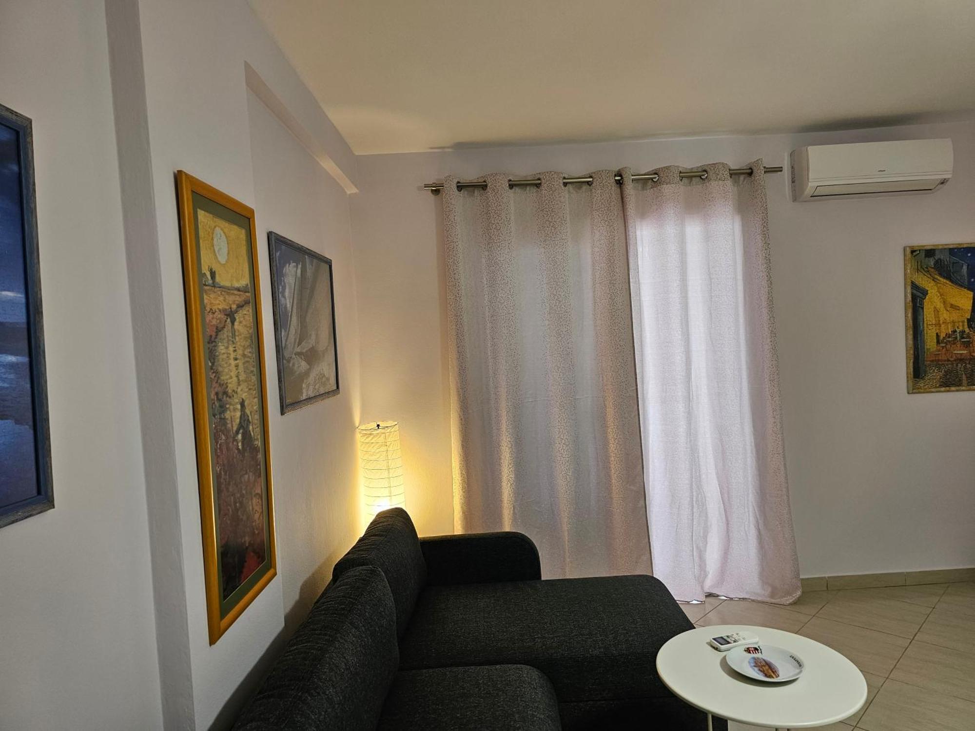 Bral Apartments 8 Two-Bedroom Beachfront ドゥラス エクステリア 写真